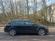 SKODA OCTAVIA SCOUT TDI CR 4X4 - 2536 - 6